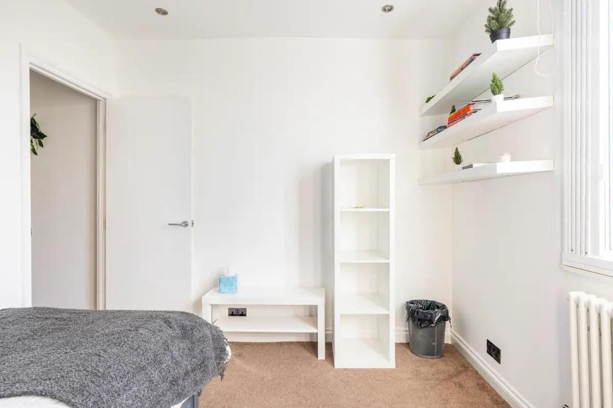 Apartment 3 Bedroom Townhouse 2min To Station, Sleeps 8