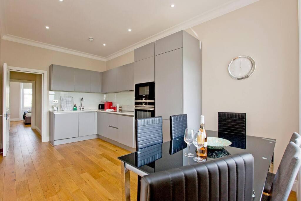 Appartement F7 Large 2bed Kensington Londres