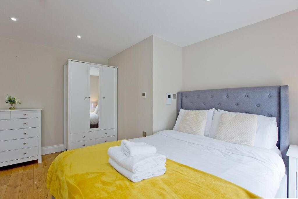 Stylish 1bed Duplex Kensington *