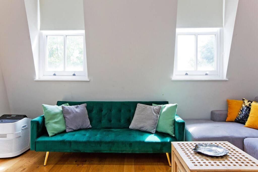 Stylish 1bed Duplex Kensington