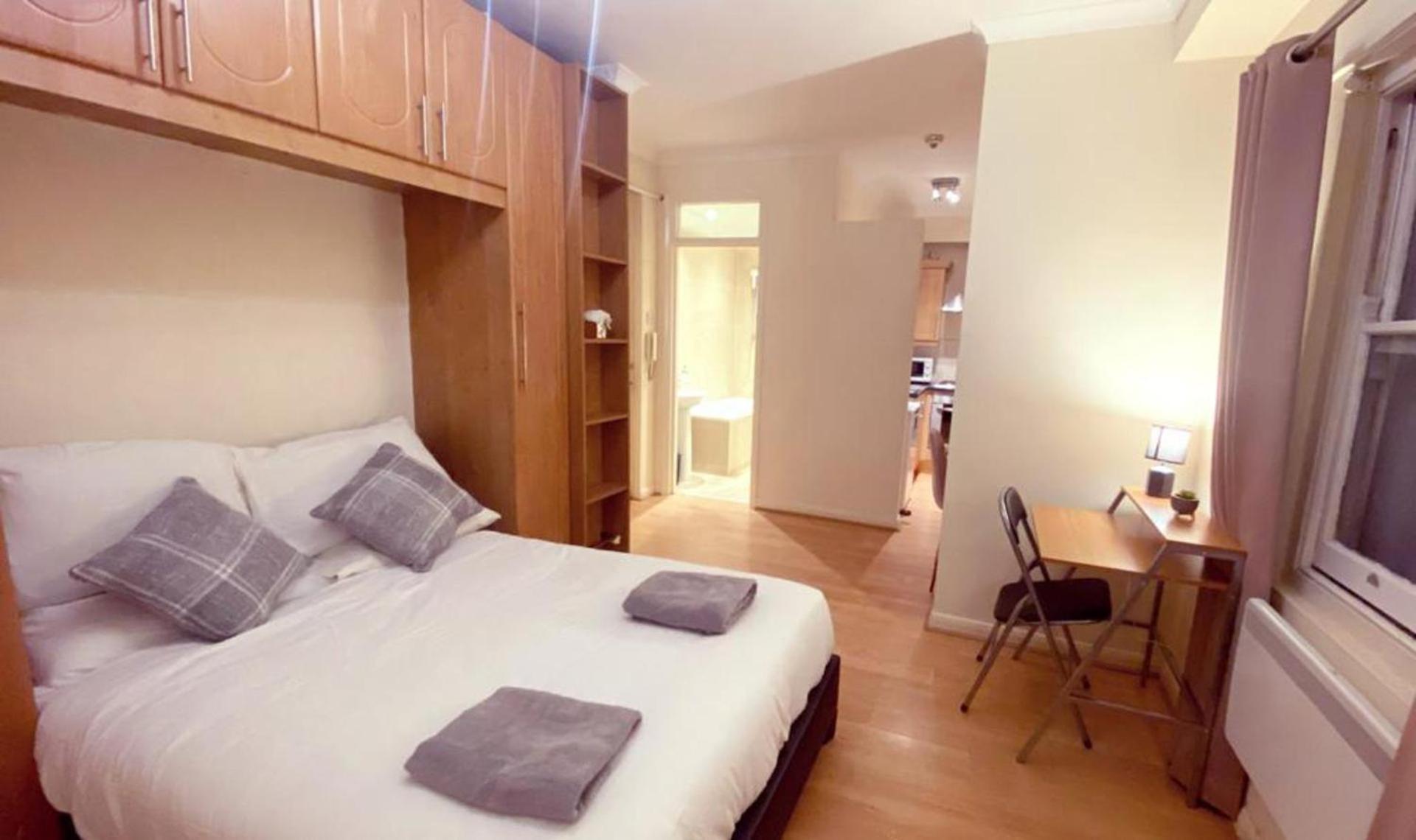 Chelsea Big 2 People Apartment *