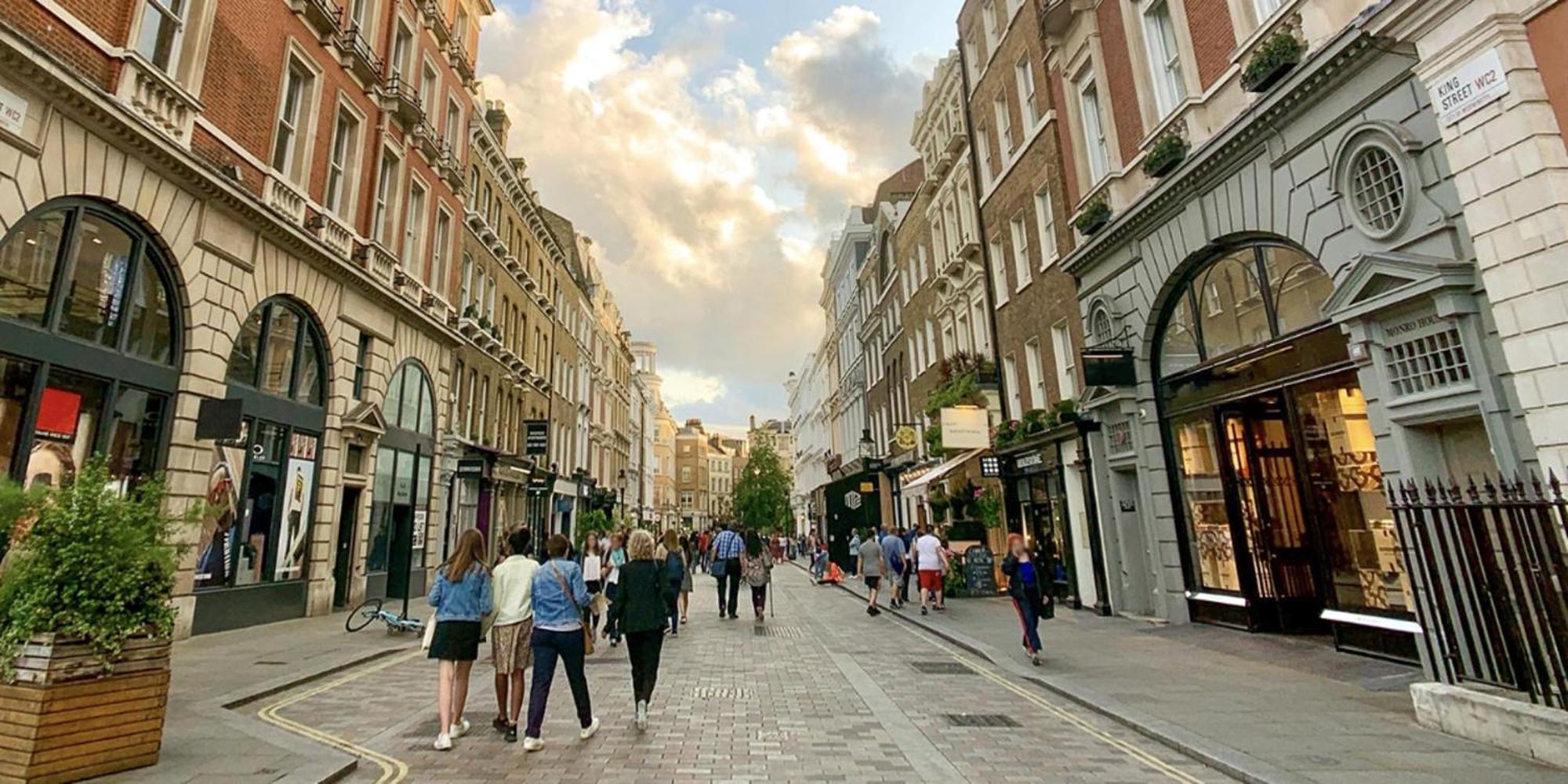 Chelsea Big 2 People * London