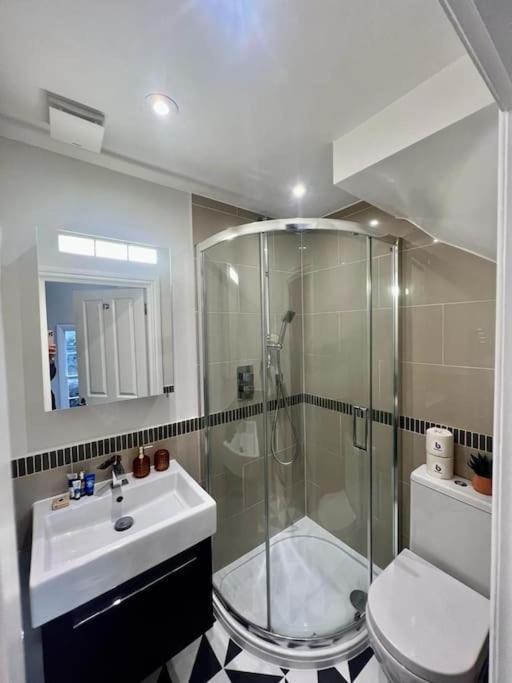 Flat In The Heart Of Holland Park *