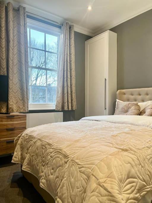 Apartment Flat In The Heart Of Holland Park *