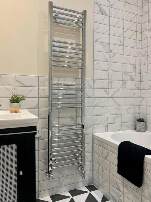 Flat In The Heart Of Holland Park