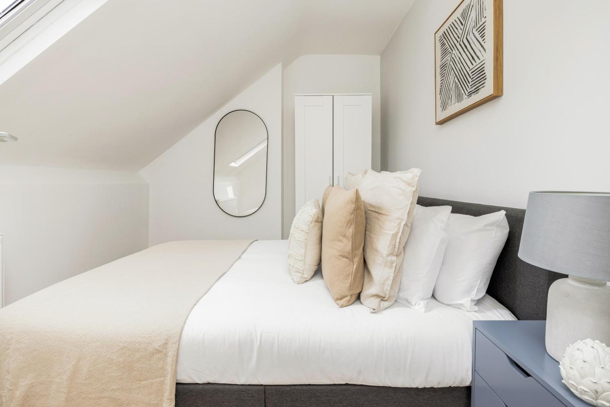 The Acton Luxury Flat *