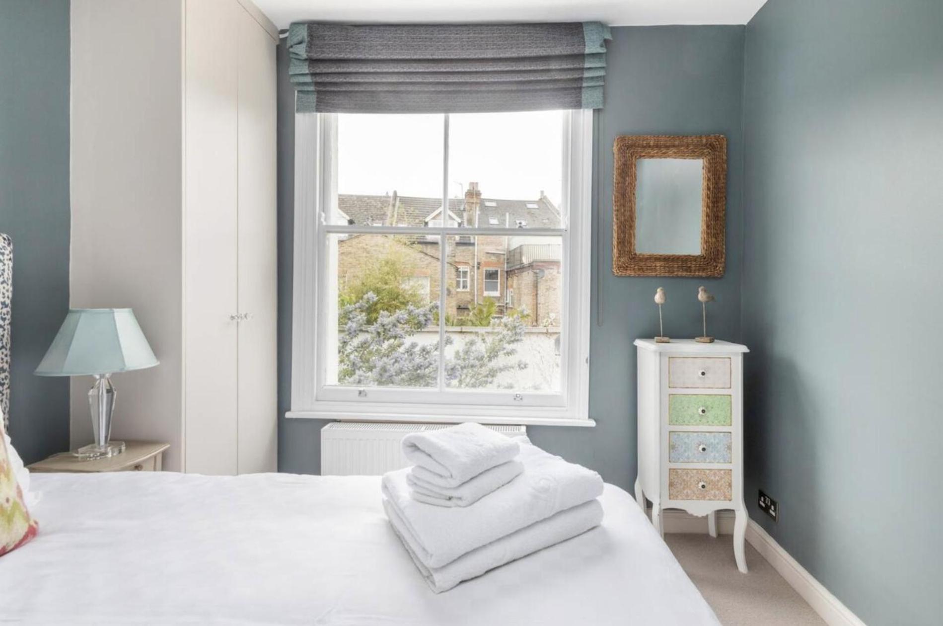 & Leafy - 2 Bedroom In Clapham