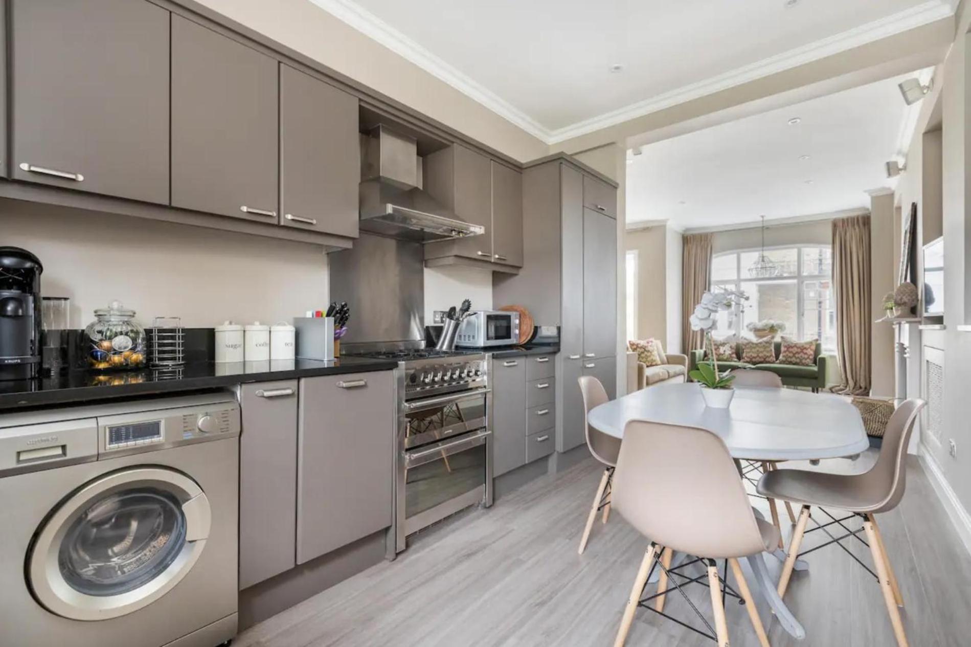 & Leafy - 2 Bedroom In Clapham *
