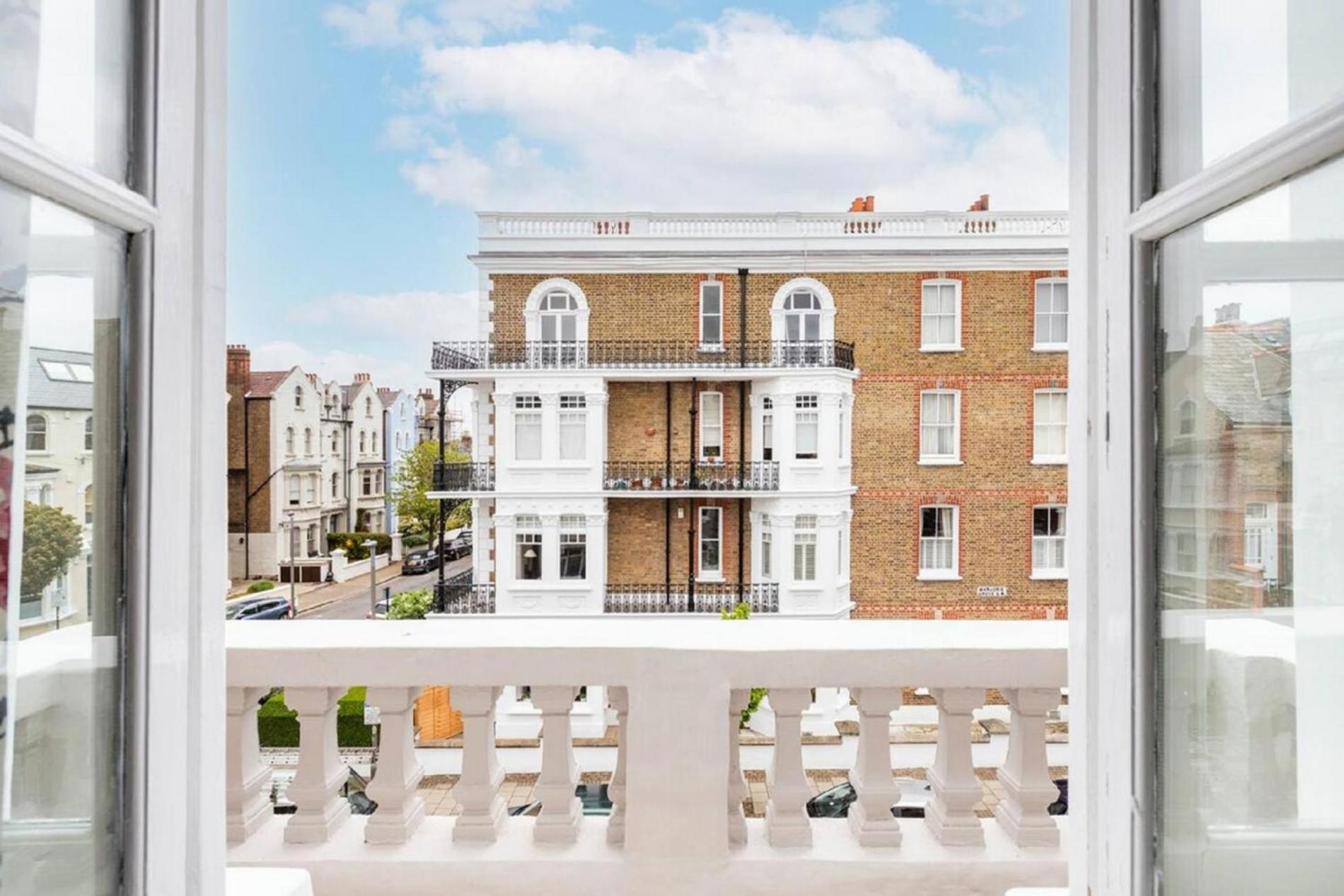 Apartment & Leafy - 2 Bedroom In Clapham *