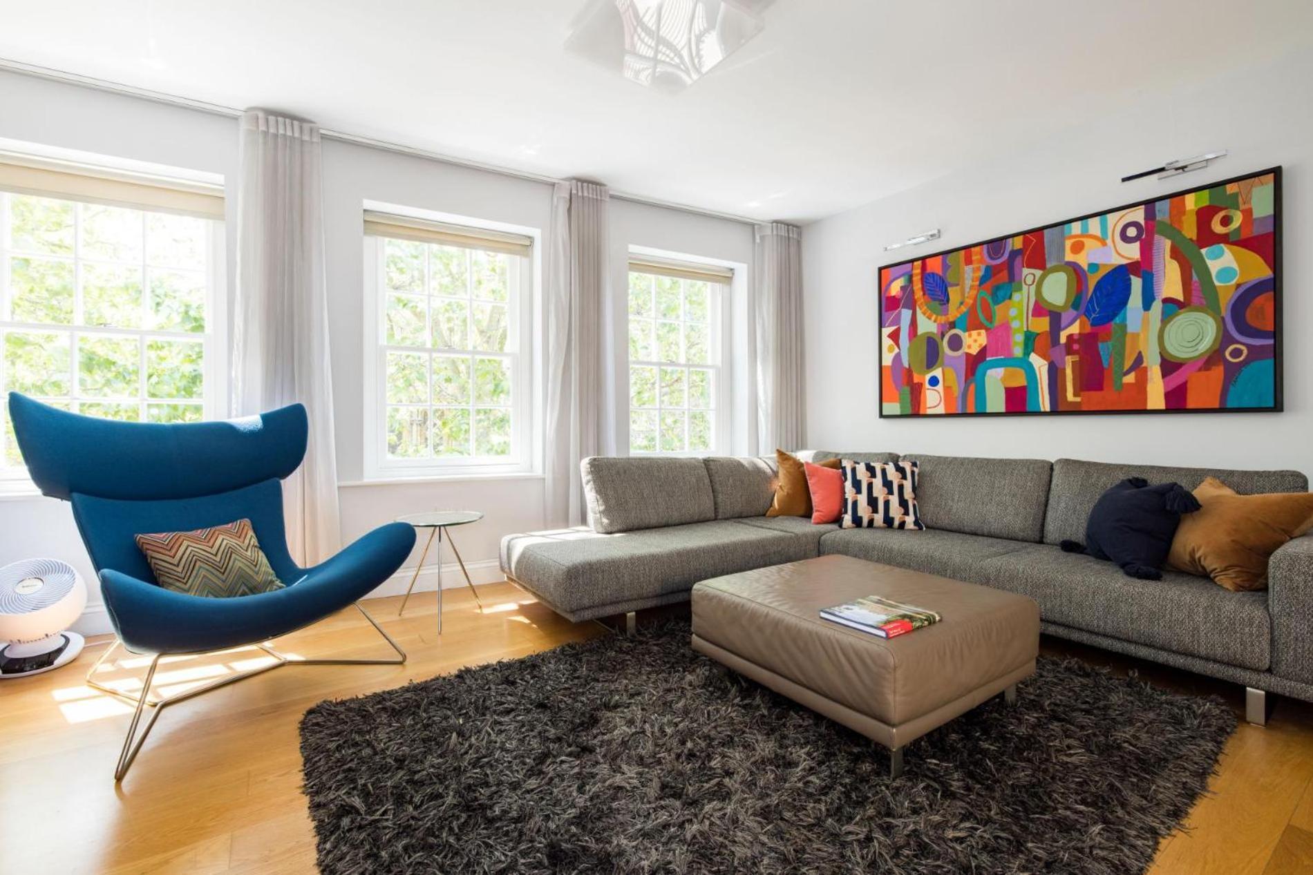 Is Yours - 2 Bedroom In Kensington Apartment