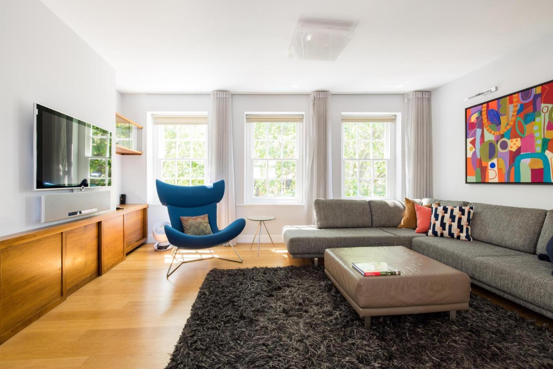 Is Yours - 2 Bedroom In Kensington *
