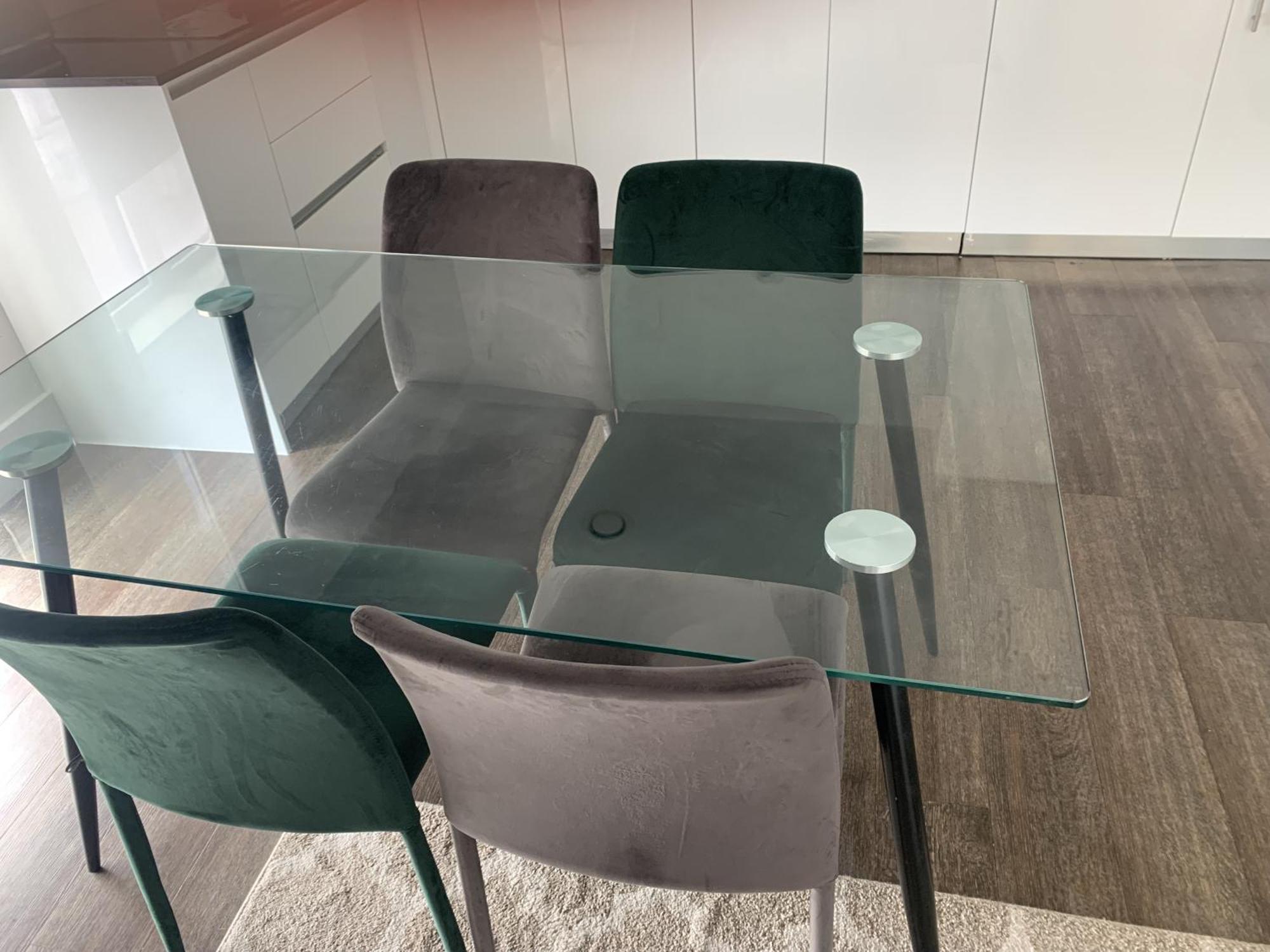 2 Bedroom 2 Bath 1 Ensuite In Roya Asenal Beautiful Views & Parking Lägenhet