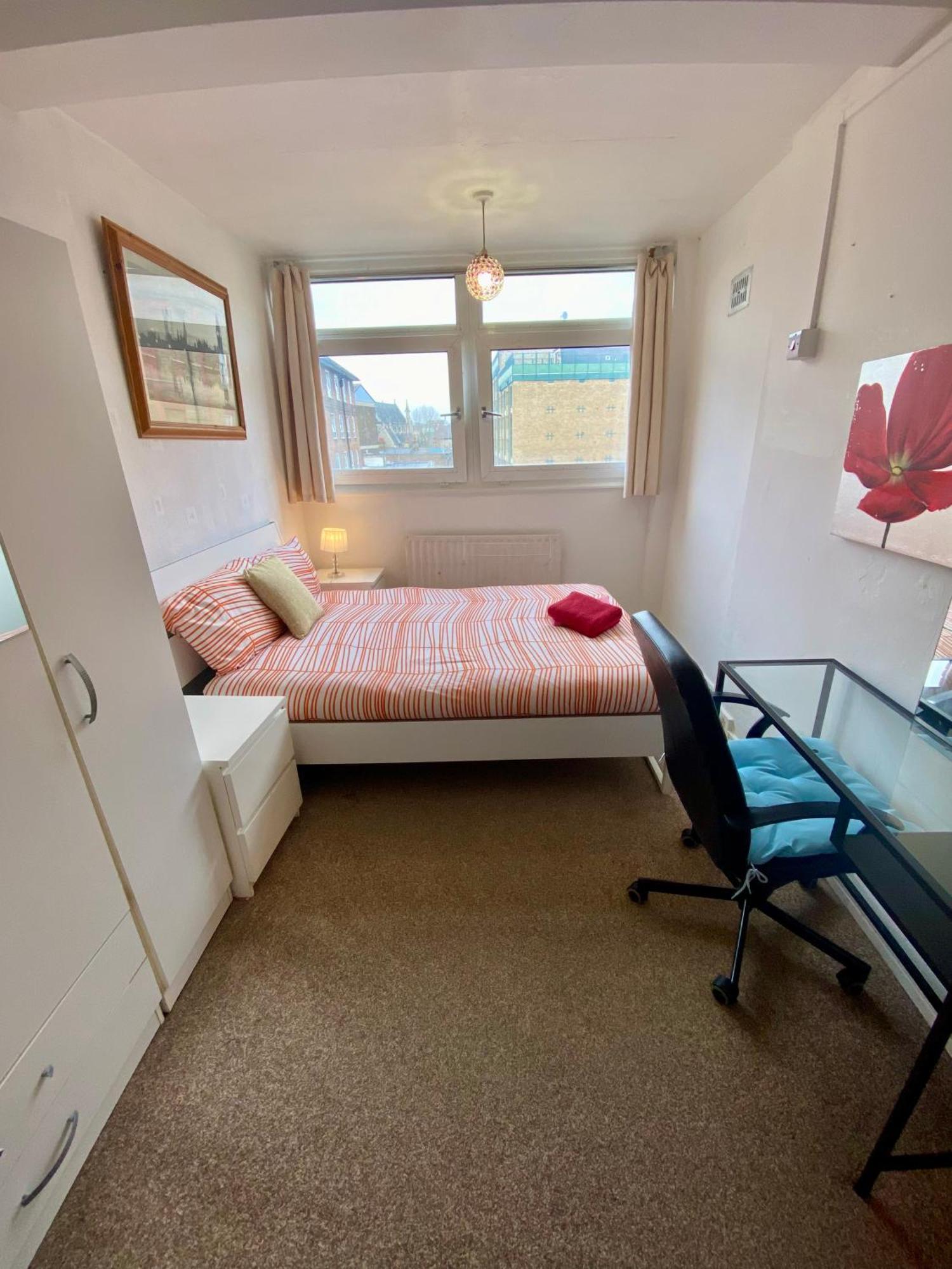 Kingward Apartment *