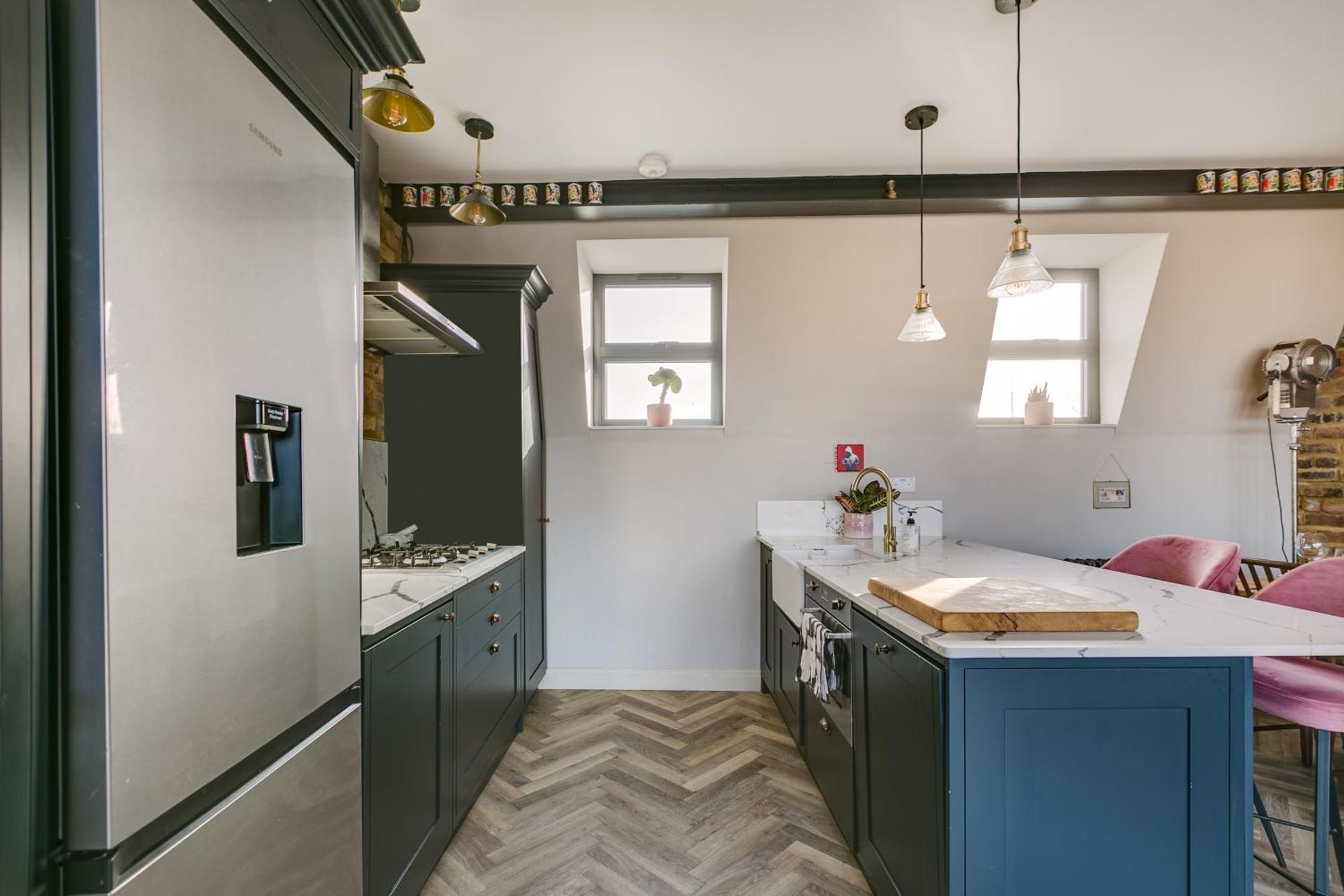 Stylish 2 Bed Flat With Balcony Great Views Nrtube Leilighet
