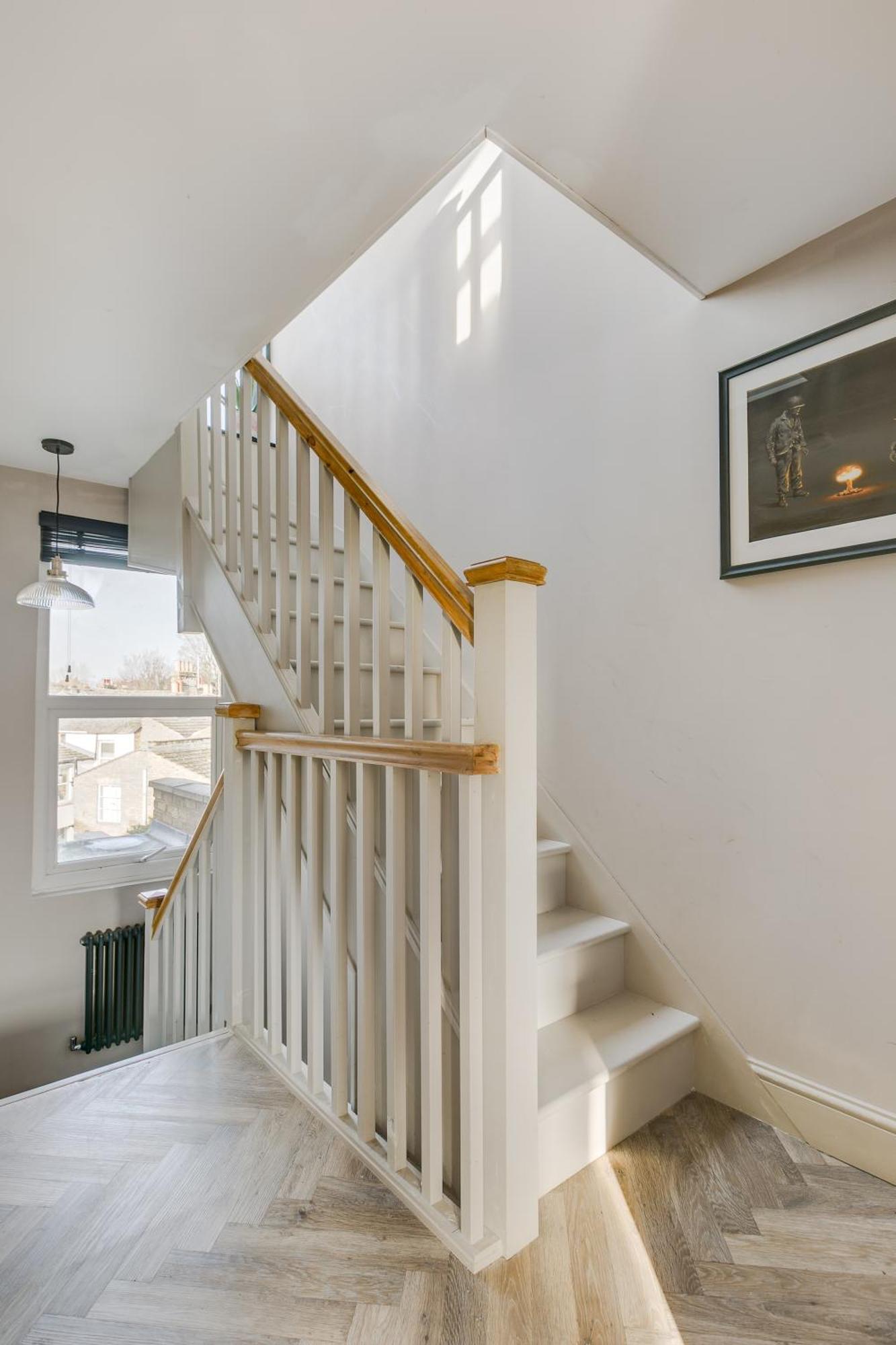 Leilighet Stylish 2 Bed Flat With Balcony Great Views Nrtube London