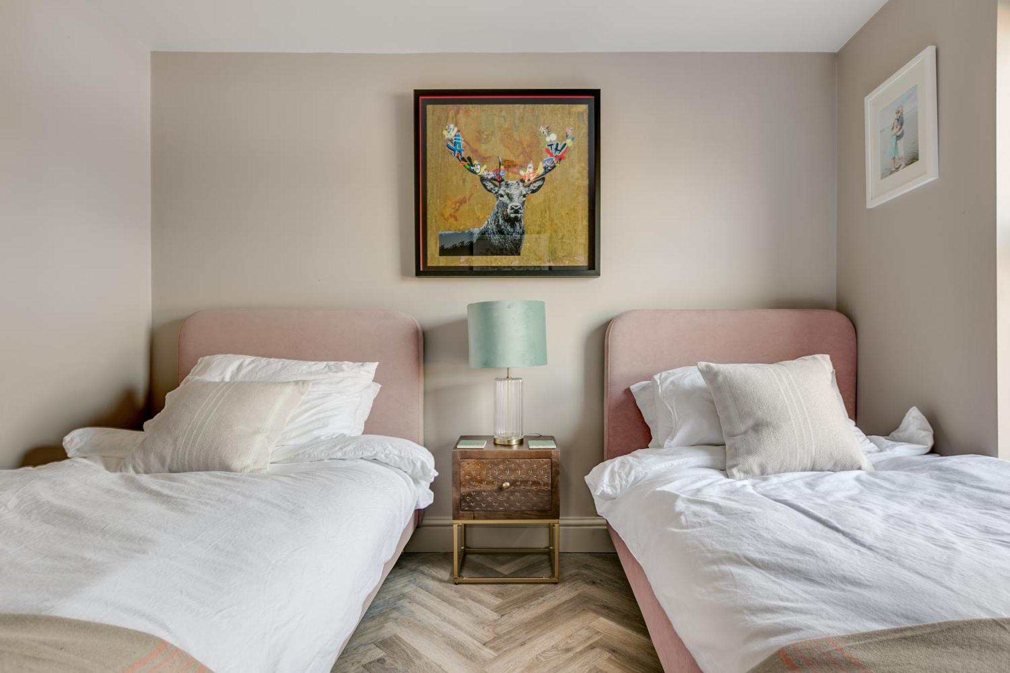 Leilighet Stylish 2 Bed Flat With Balcony Great Views Nrtube *