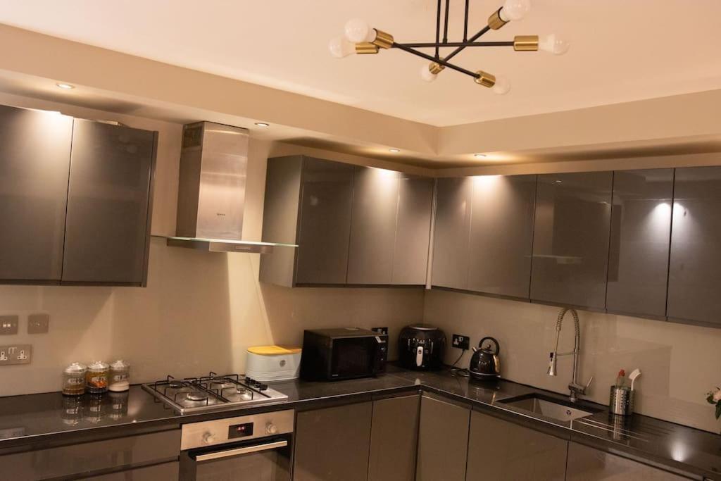 Oikoshomes Three Bedroom Flat In Lägenhet *