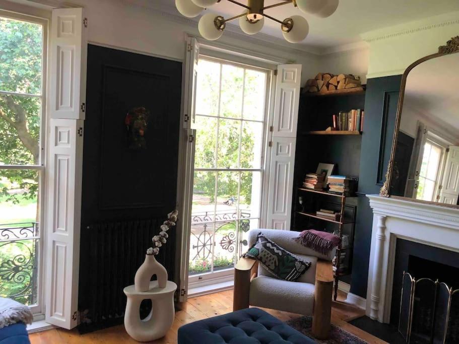 Gorgeous Grade Ii Listed Georgian House - Leafy Square Views - Holiday home