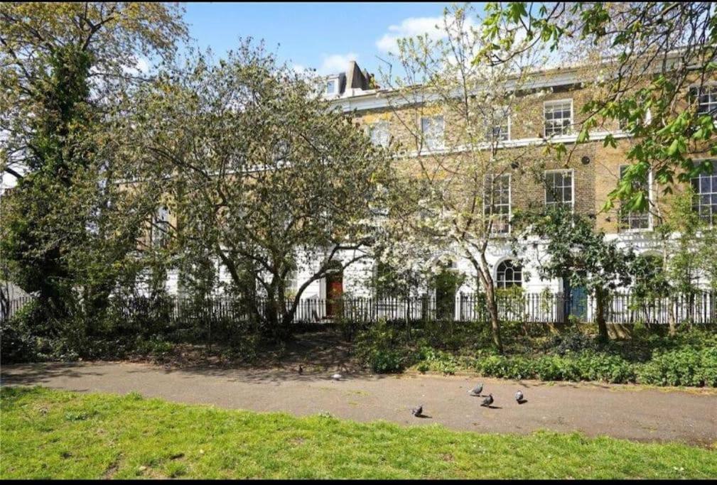 Holiday home Gorgeous Grade Ii Listed Georgian House - Leafy Square Views -