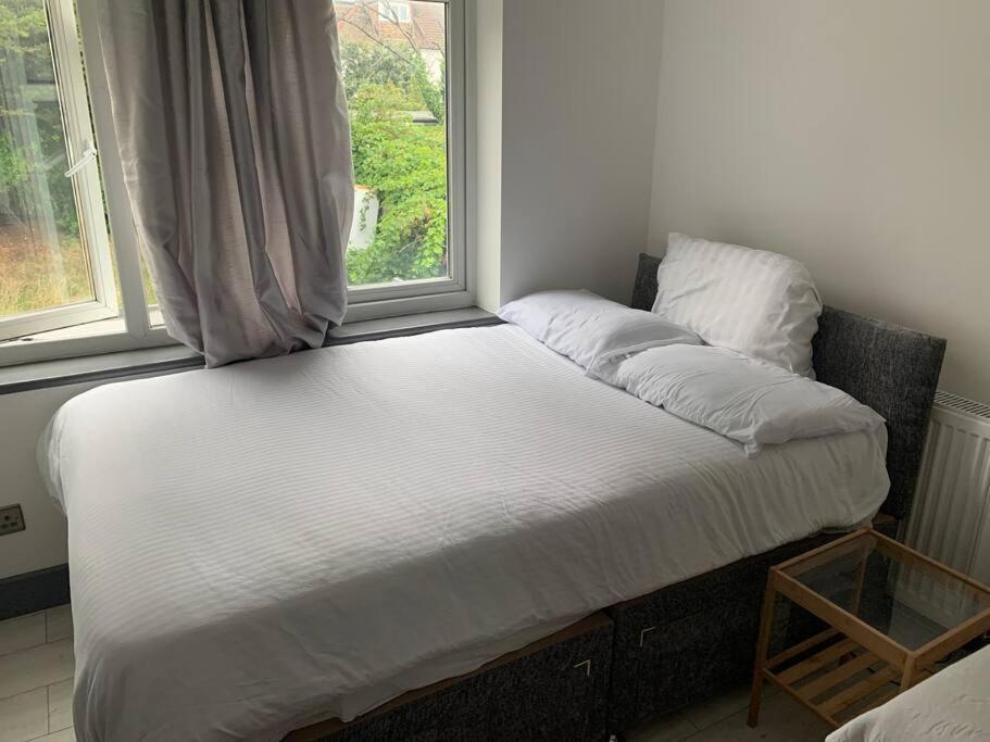 Apartment Modern Brand New Build Studio *