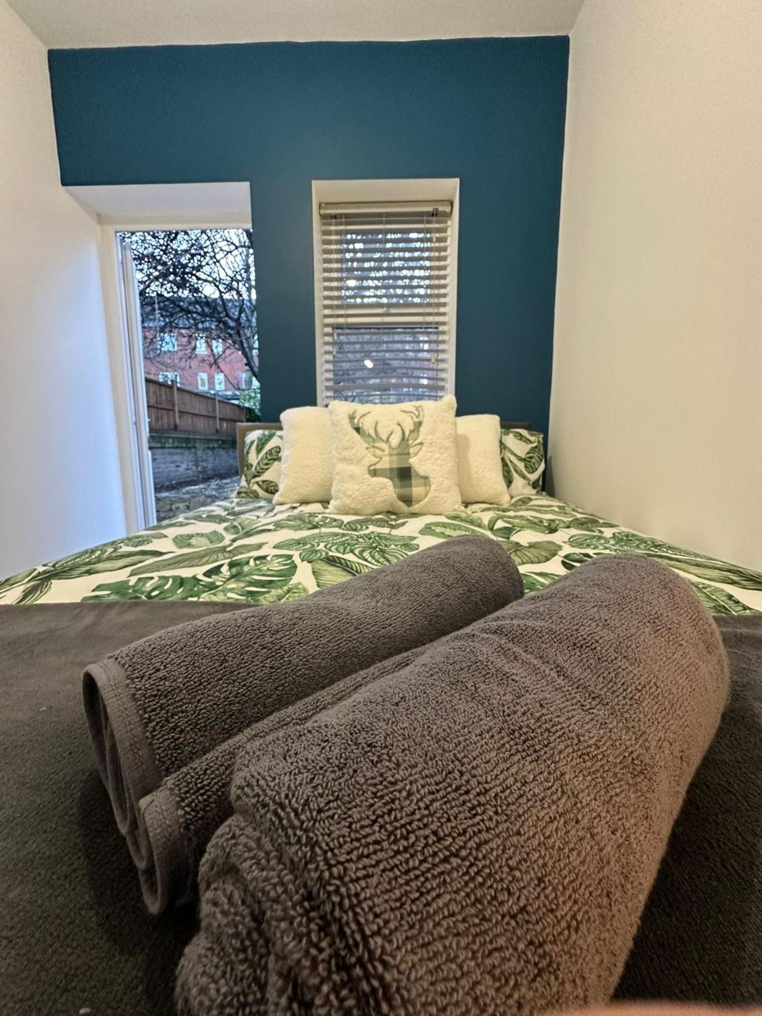 Halloway Guest 54 Apartment