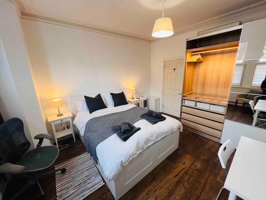 Leilighet Lovely 2 Bedroom Ground Floor Flat With Garden. London