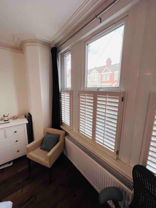 Lägenhet Lovely 2 Bedroom Ground Floor Flat With Garden. *