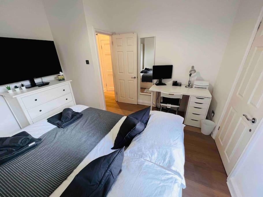 Lovely 2 Bedroom Ground Floor Flat With Garden. Lägenhet *