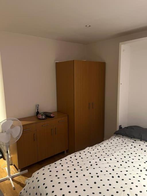 Lägenhet 1 Bed Flat In *