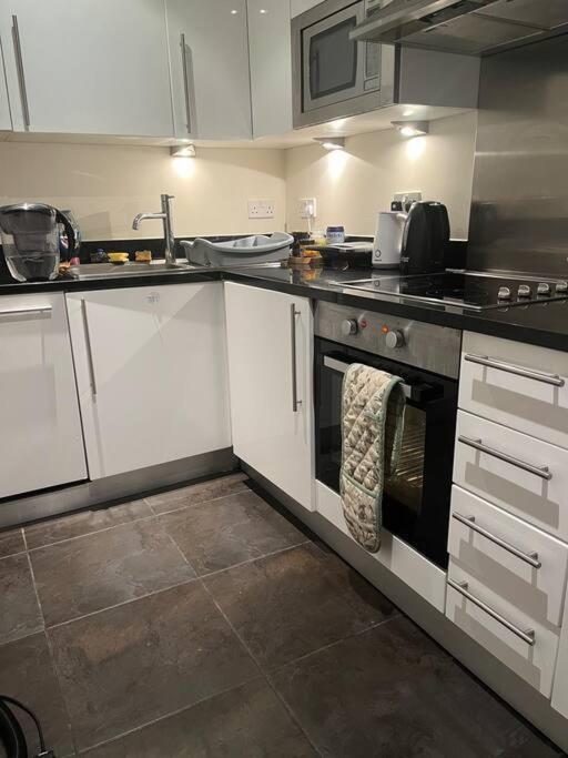 1 Bed Flat In Lägenhet *