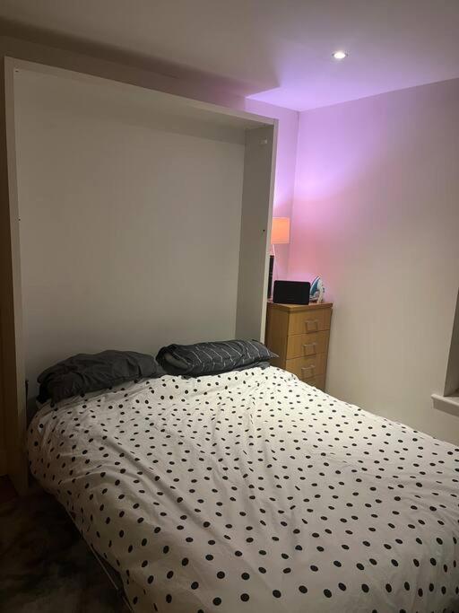 1 Bed Flat In Lägenhet