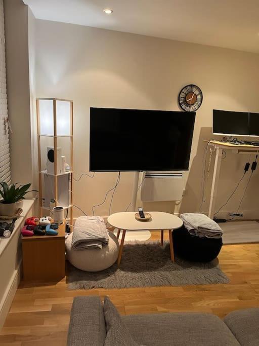 1 Bed Flat In Lägenhet London