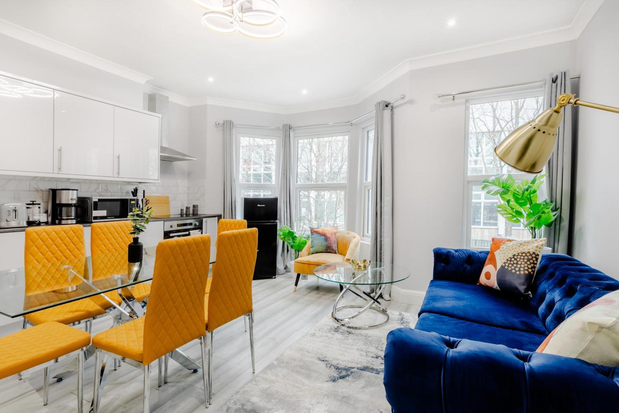 Homely 3 Bedroom House In Hammersmith Lägenhet London