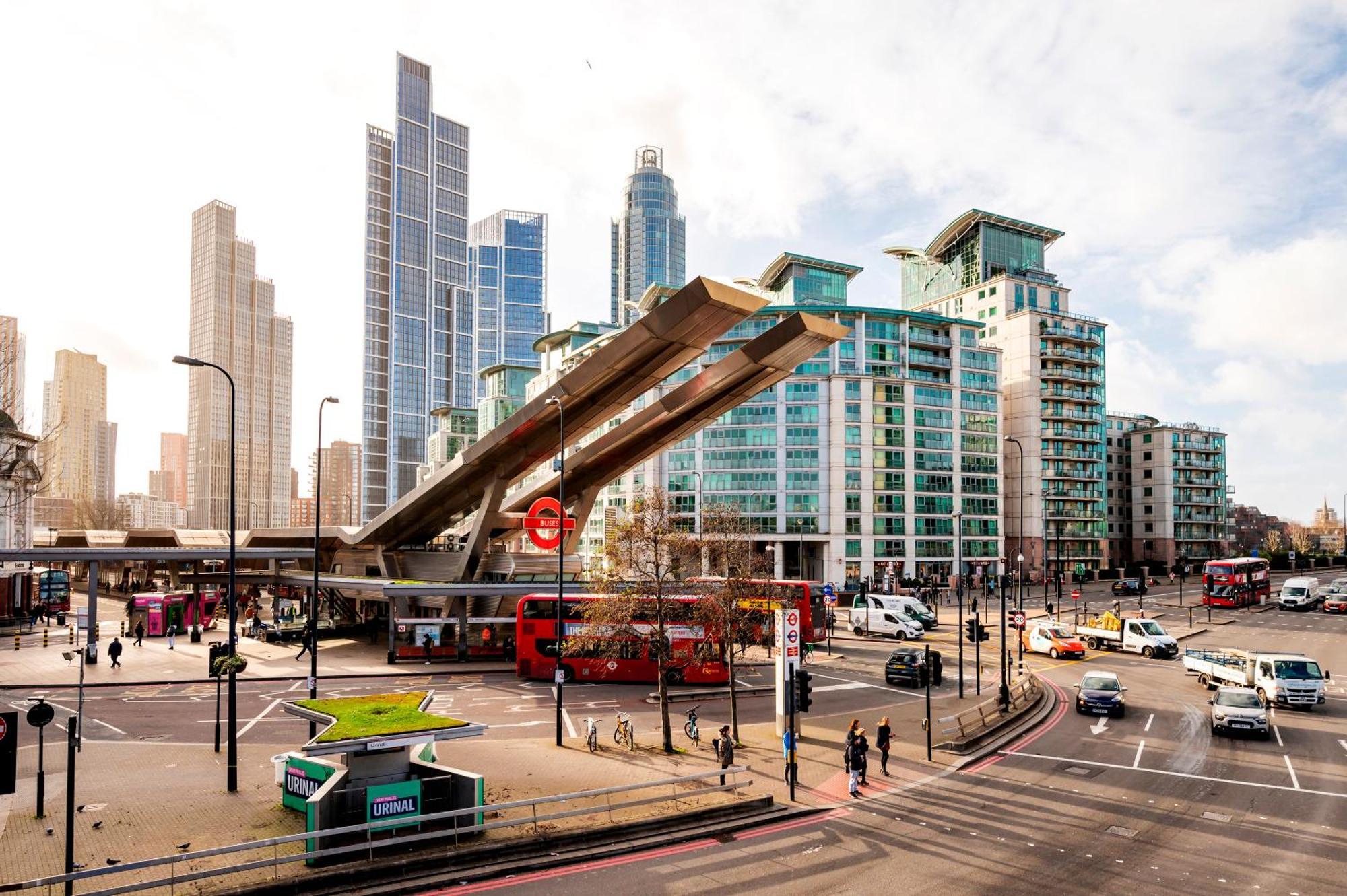 Riverside 2-bedroom Apartment London