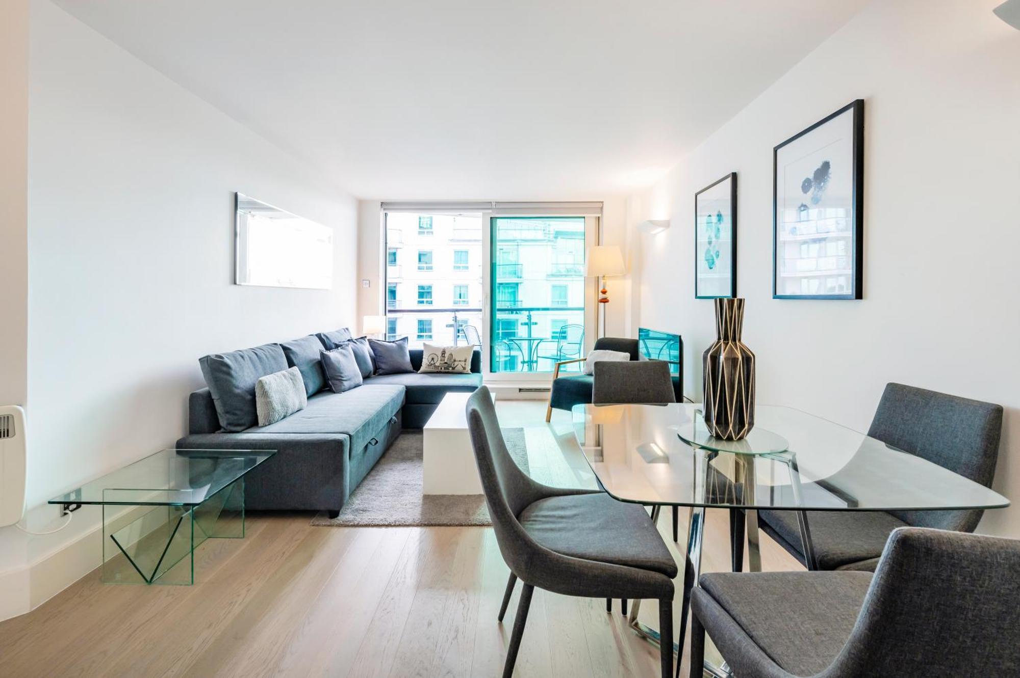 Riverside 2-bedroom Apartment *
