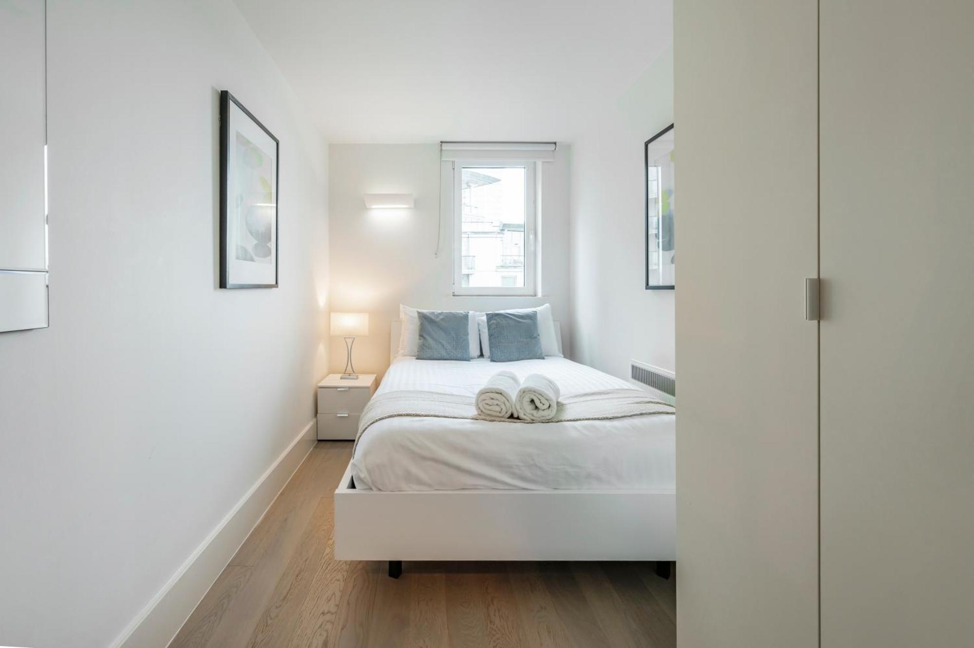 Apartment Riverside 2-bedroom London
