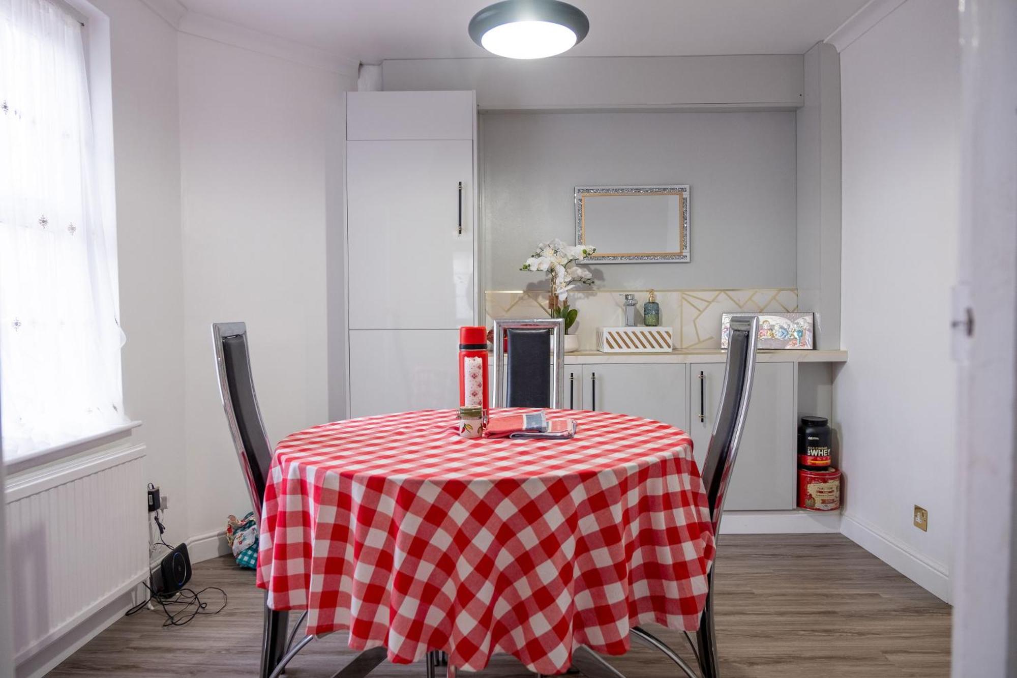 Homestay Spacious Double Bedroom In Shooters Hill London