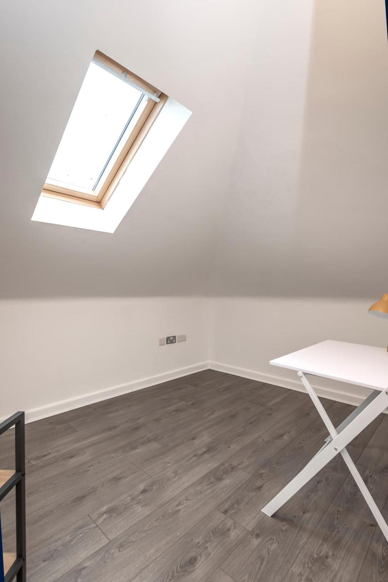 The Loft - Spacious Luxury 2 Bed 2 Bath With Free Secure Parking And Tube Close By Lägenhet