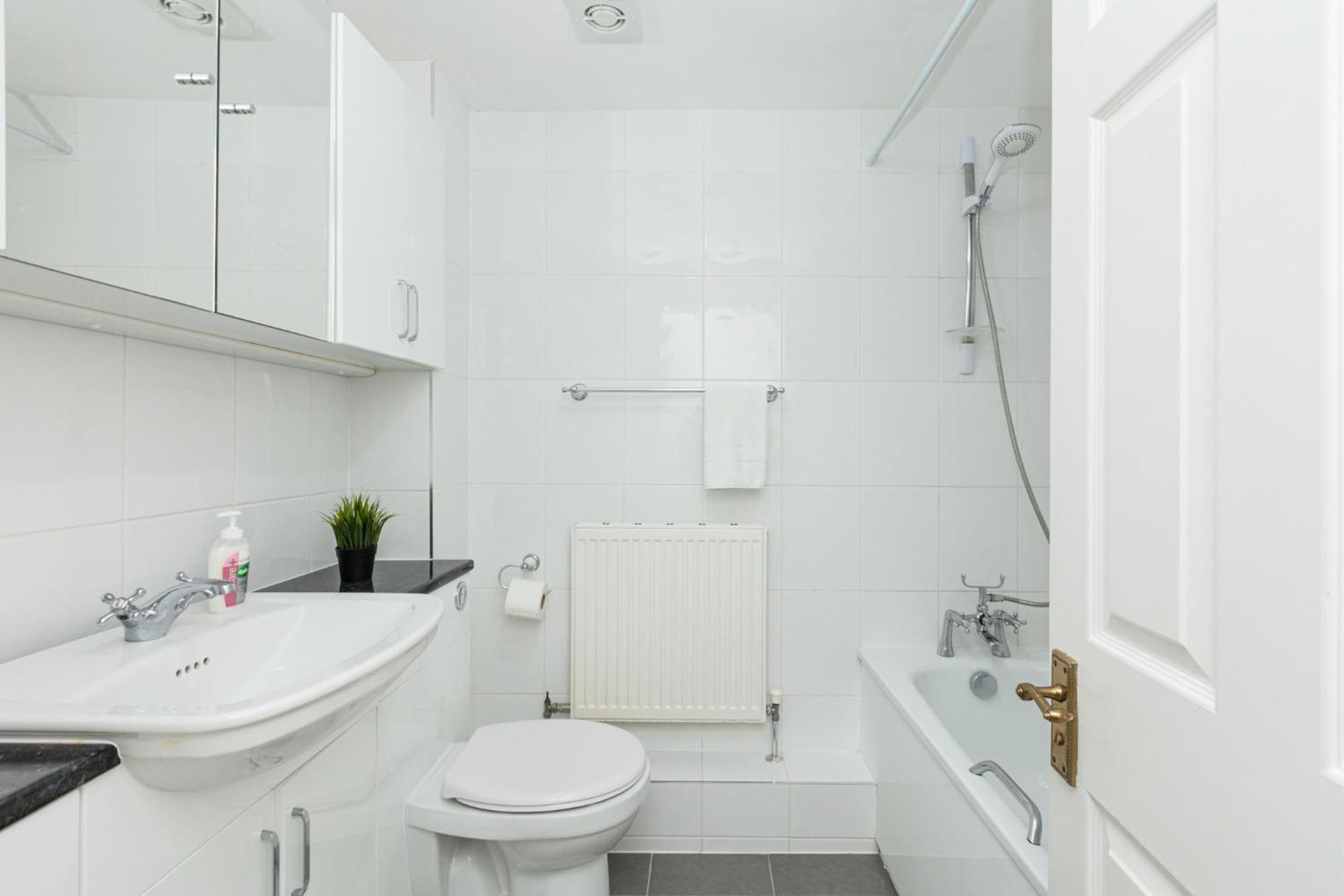 Charming 1br Flat, Canning Town, Excel, Hall Lägenhet *