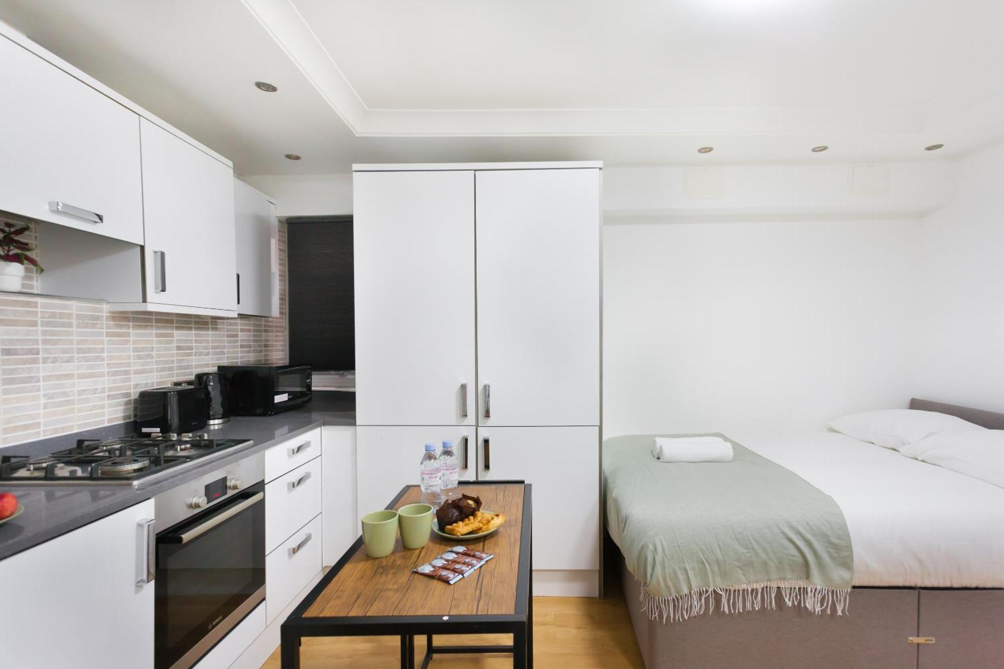 Eurostar Budget - Next To Kings Cross & Eurostar Train Station Guest house