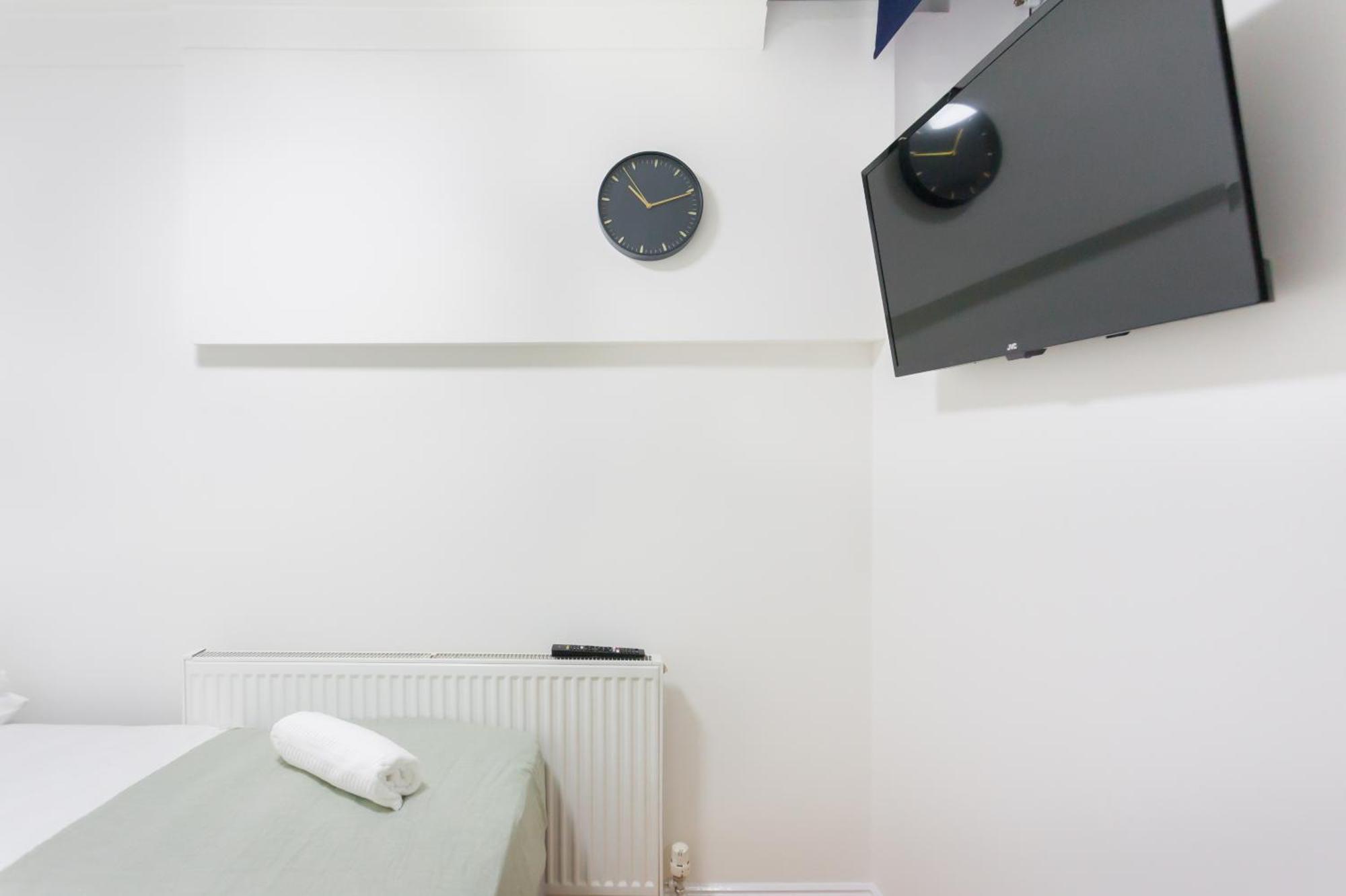 Eurostar Budget - Next To Kings Cross & Eurostar Train Station Guest house London