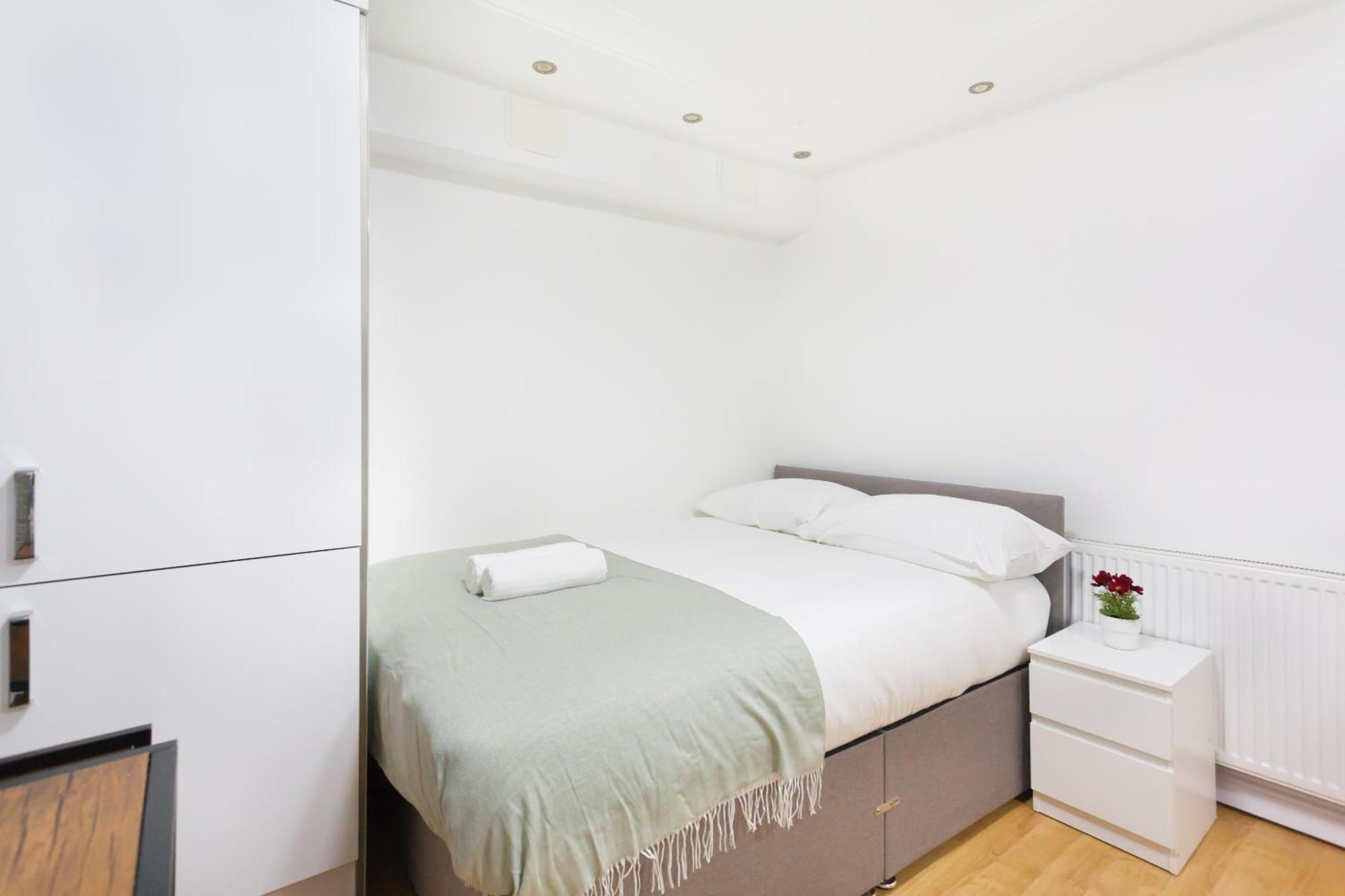 Eurostar Budget - Next To Kings Cross & Eurostar Train Station 3* Londra