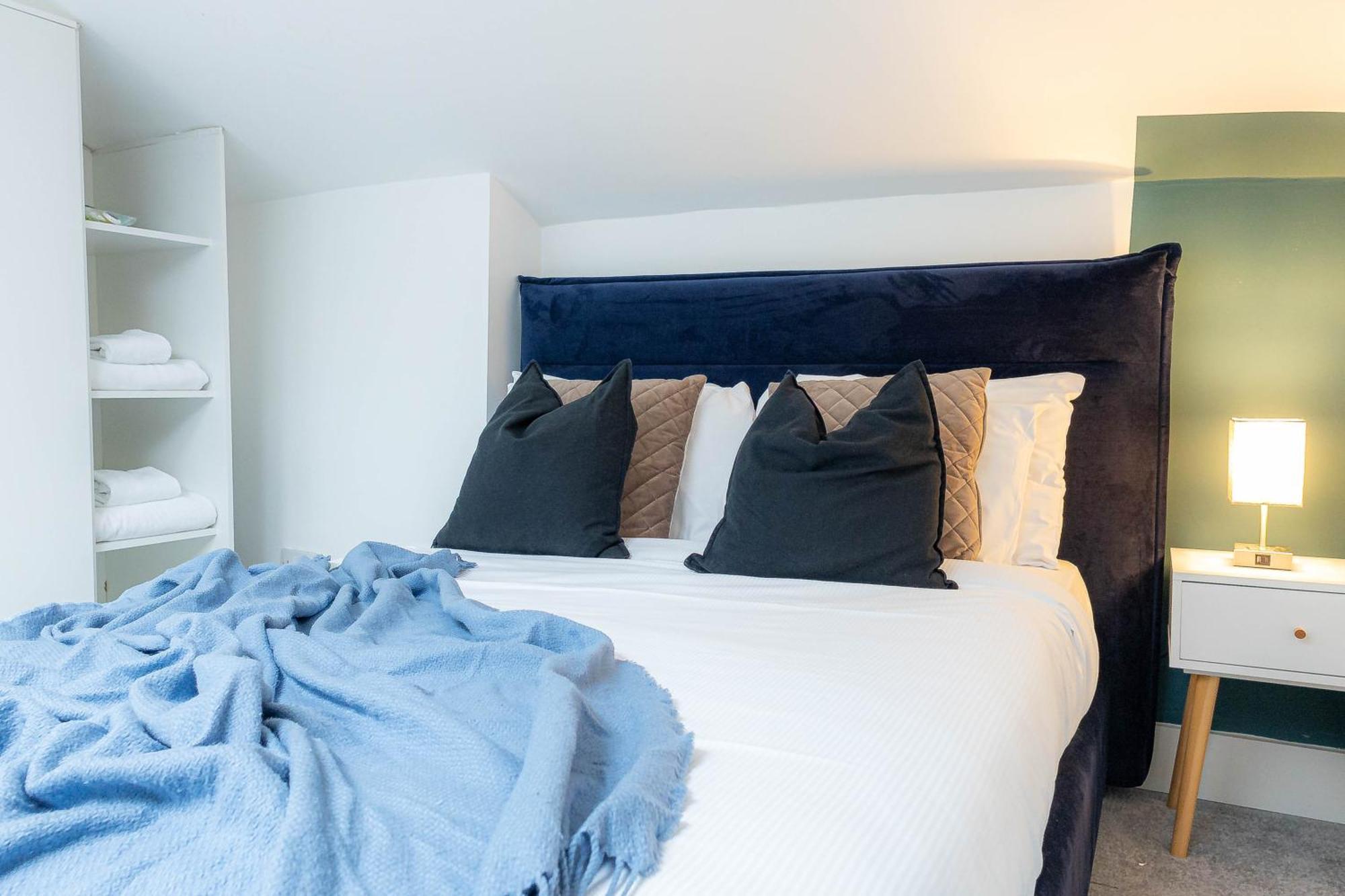 Deluxe Urban Retreat With City Views Studio And One Bedroom Near Camden By Belvilla Lägenhet