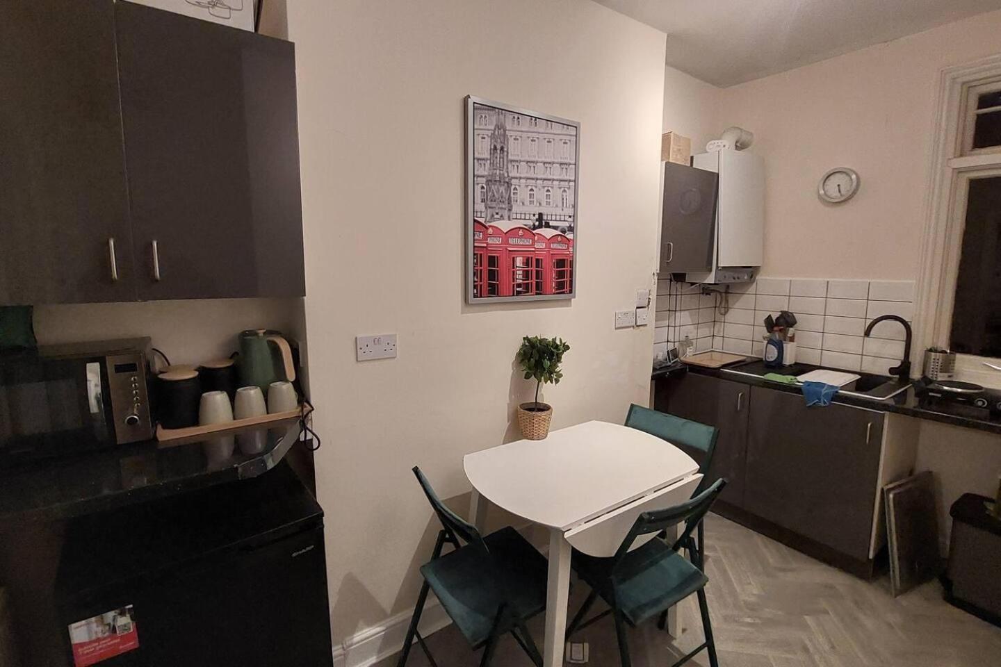 Impeccable 1 Bedroom Flat In Appartement Londen