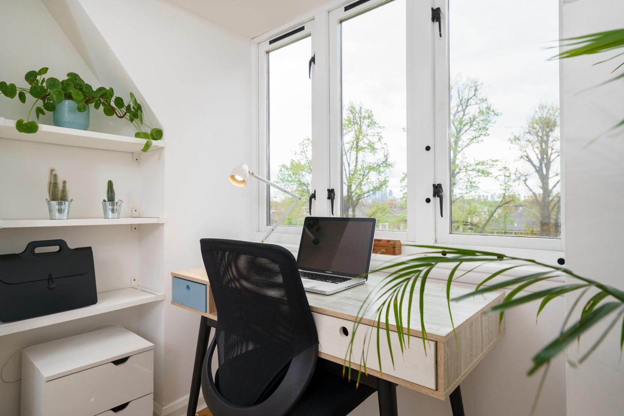 Lovely In Victoria Park Village Appartement
