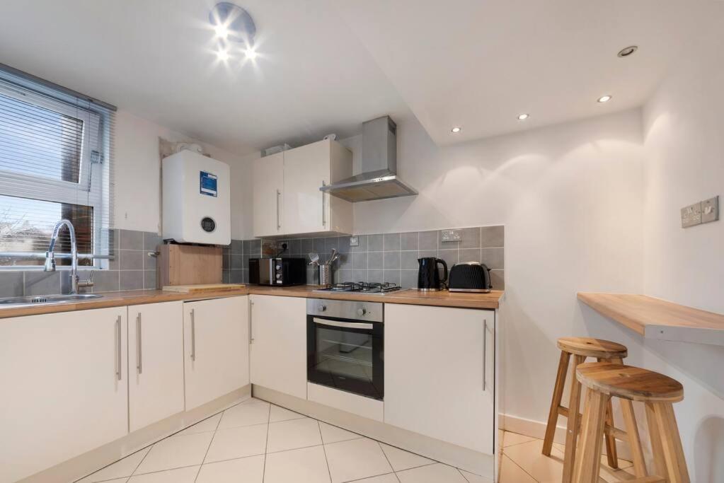 Stunning 1-bed Flat In 20 Mins From Appartement Londres