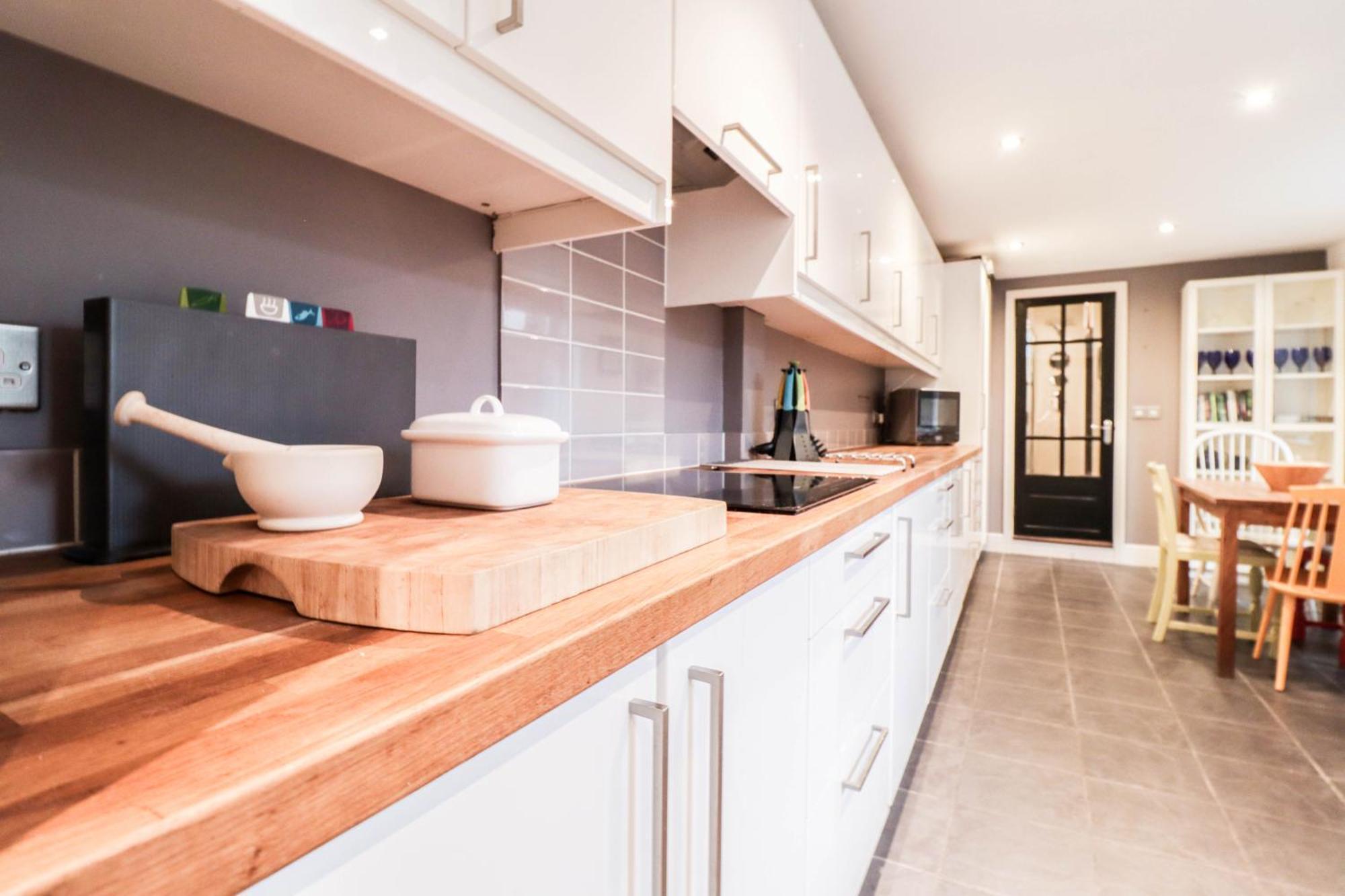 Holiday home Chic 3-bedroom Family Retreat In Stratford, Fast Internet And Near Shops