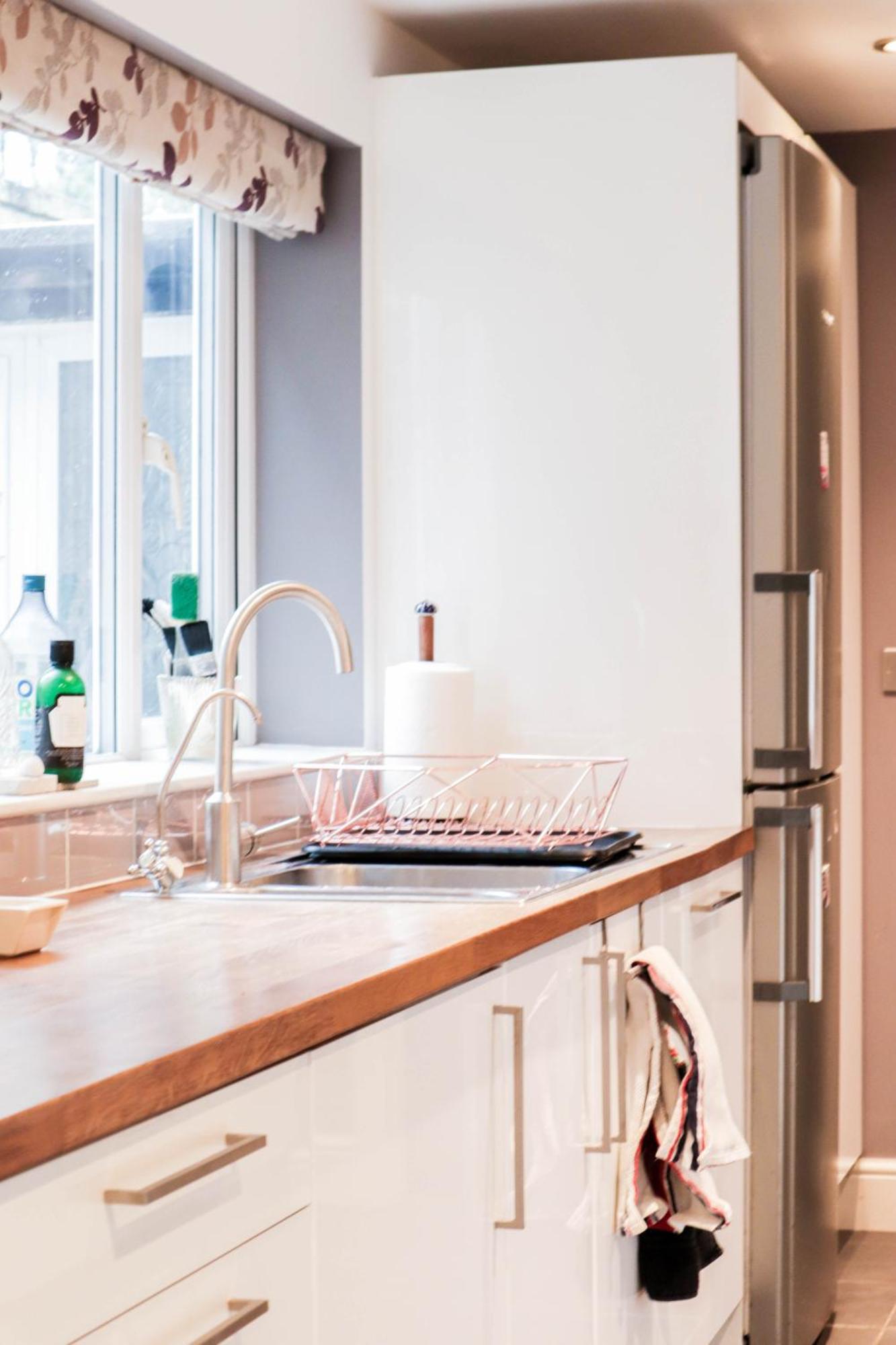 Chic 3-bedroom Family Retreat In Stratford, Fast Internet And Near Shops Londra