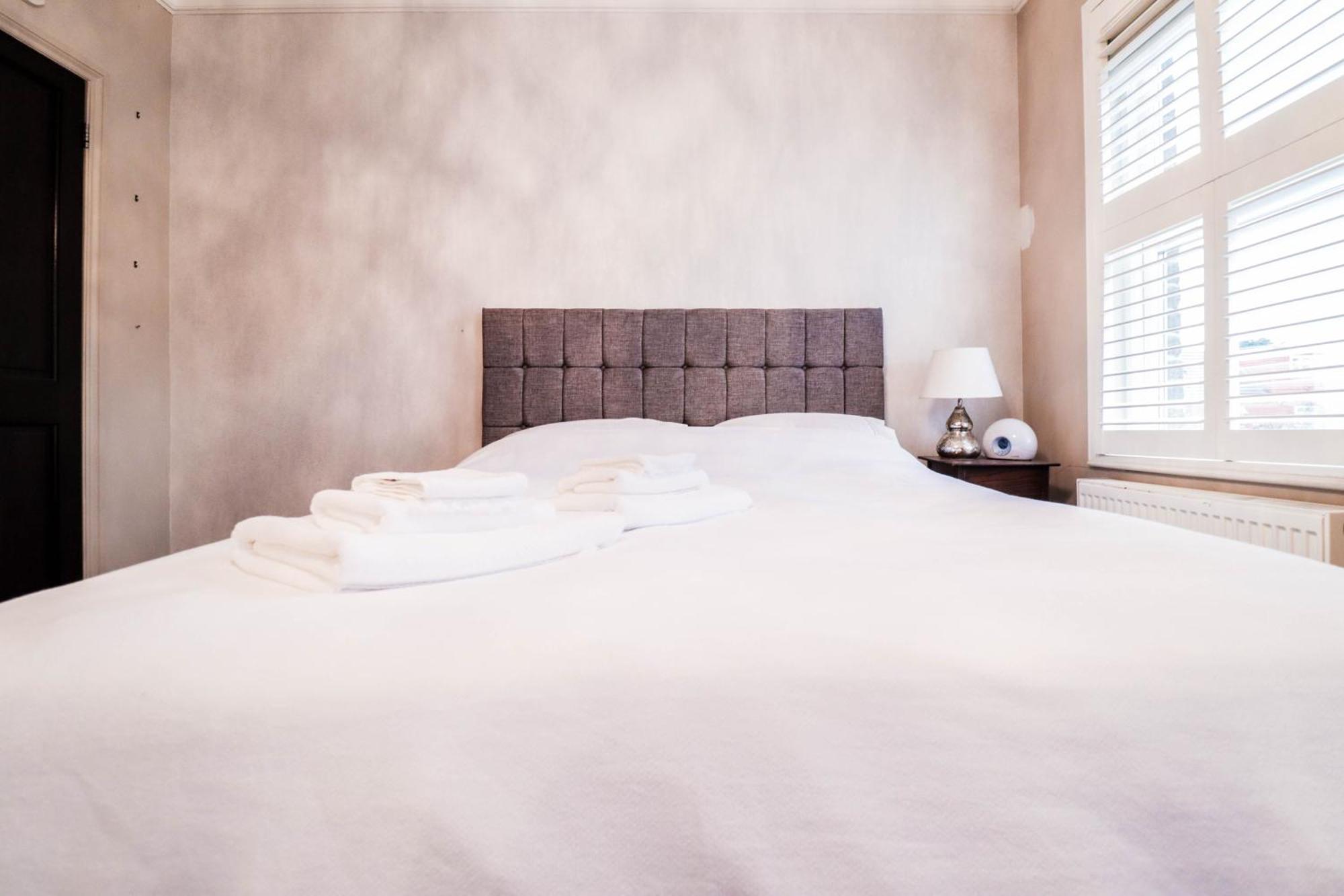 Casa vacanze Chic 3-bedroom Family Retreat In Stratford, Fast Internet And Near Shops *