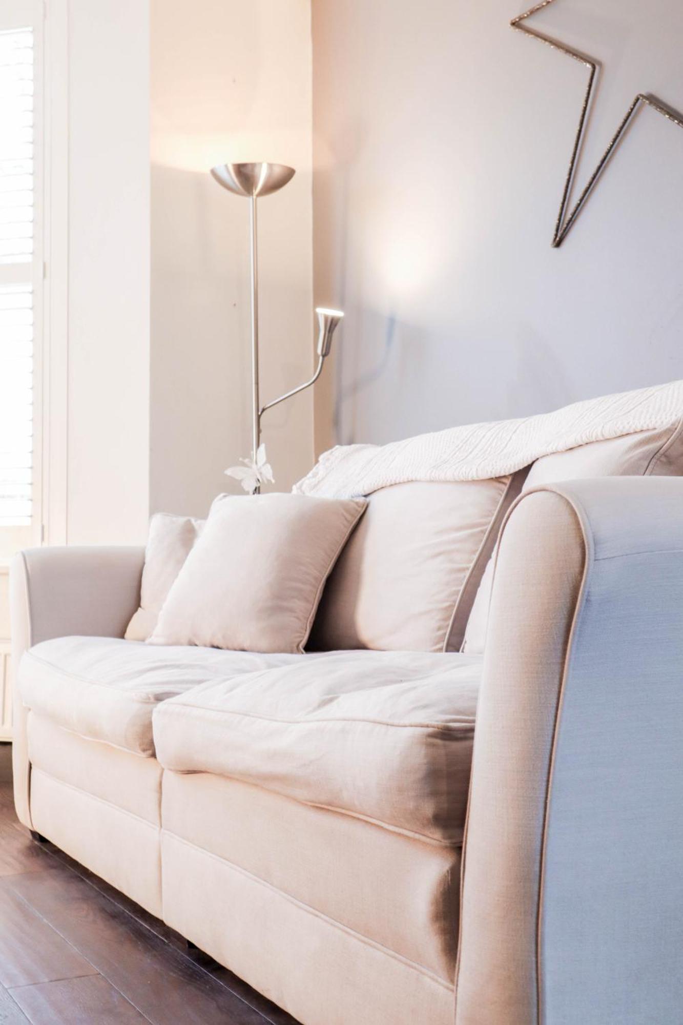 Chic 3-bedroom Family Retreat In Stratford, Fast Internet And Near Shops *